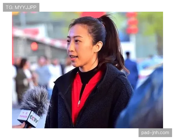 丁霞家里估计连快递员都认识她,一个手套拆成好几双买的节奏? 丁霞家里估计连快递员都认识她,一个手套拆成好几双买的节奏?