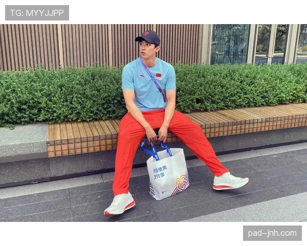 汪顺家的冰箱里塞满蛋白粉,连饮料都按毫升算 汪顺家的冰箱里塞满蛋白粉,连饮料都按毫升算